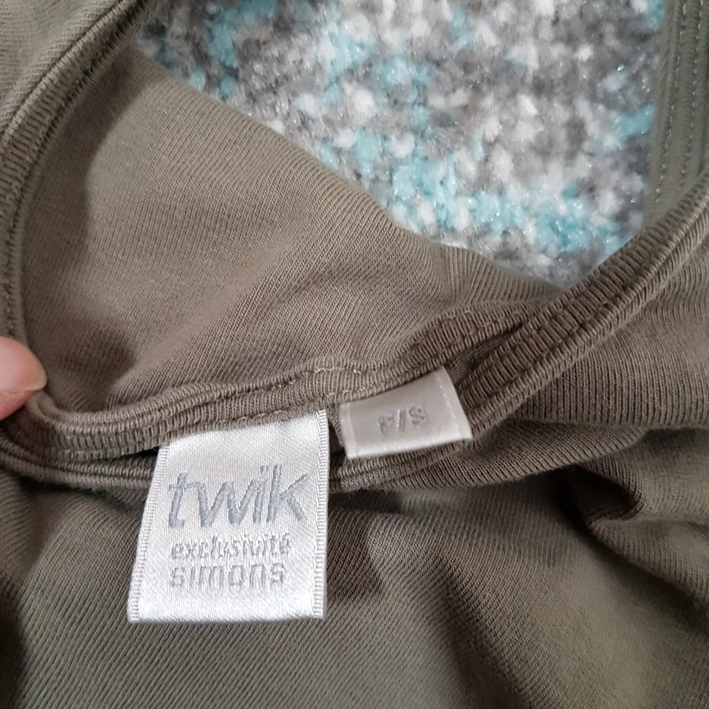 🌟3 For $20🌟Twik crop tops - Picture 3 of 11